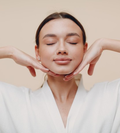 Face Yoga: Natürliches Facelift für jeden Tag