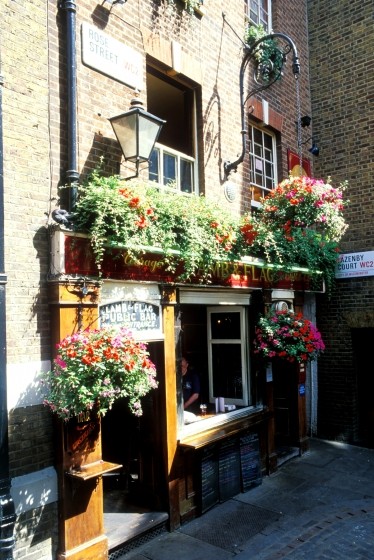 London Lamb & Flag Pub (Getty).jpg