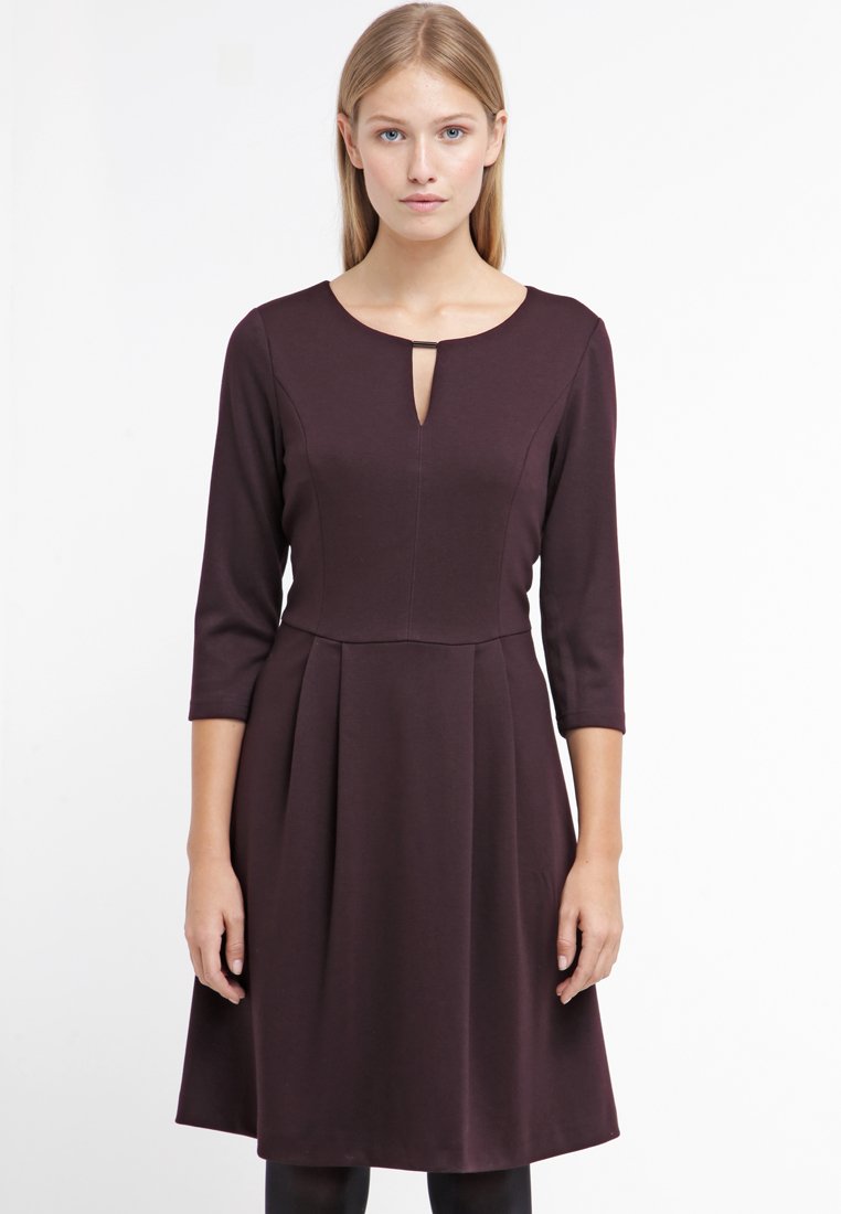 Kleid von More & More O-Typ
