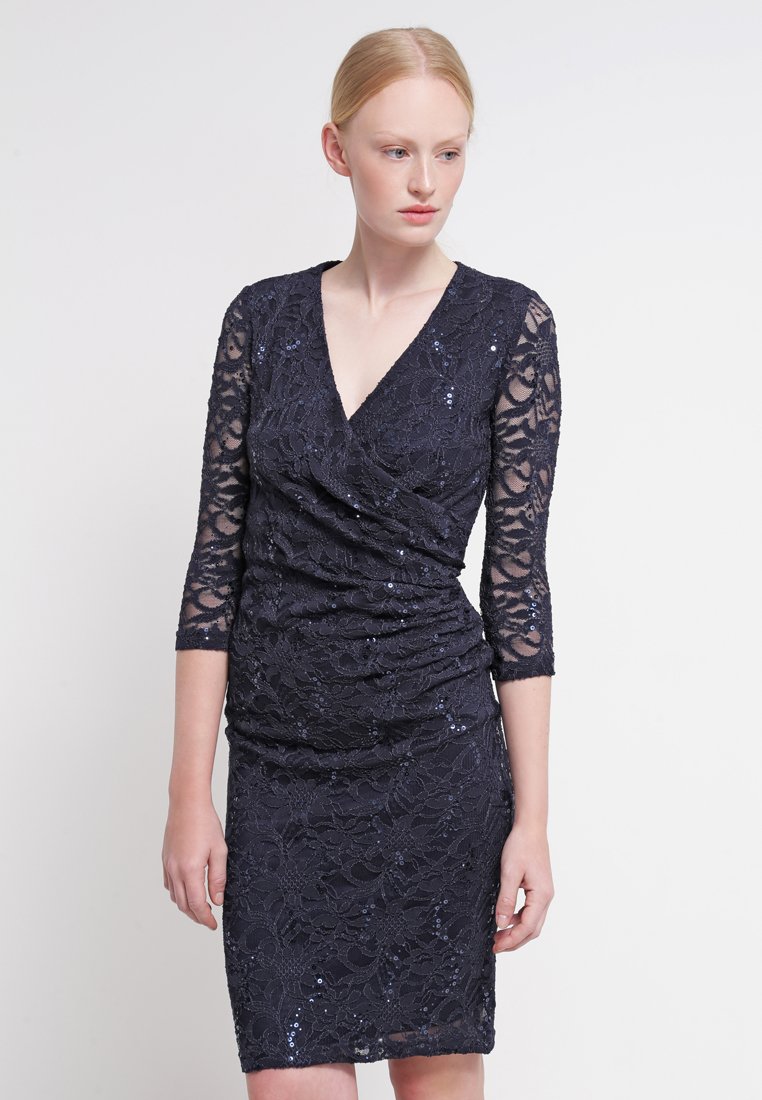 Kleid von Young Couture O-Typ