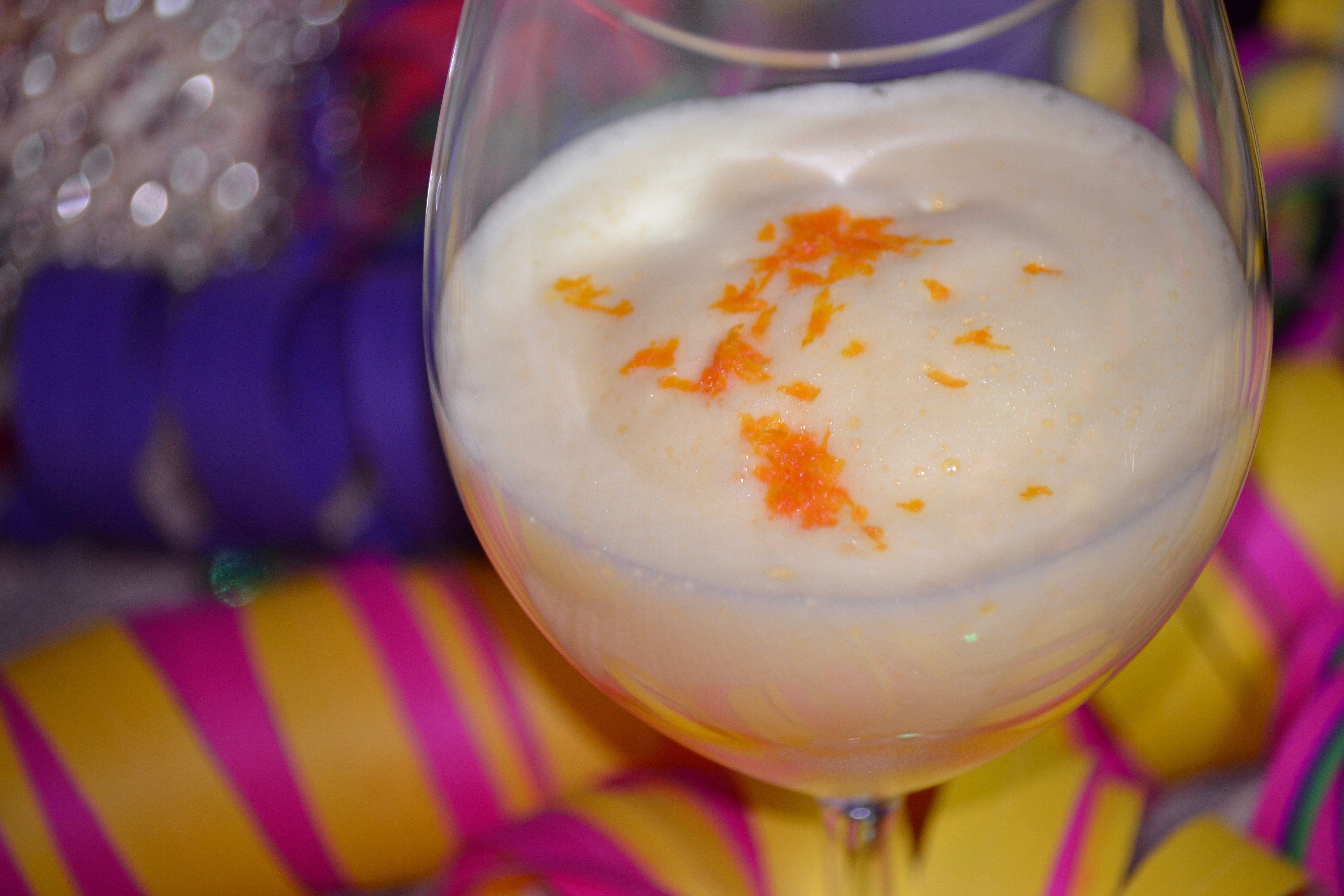 Champagner-Zabaione mit Orangen-Sorbet