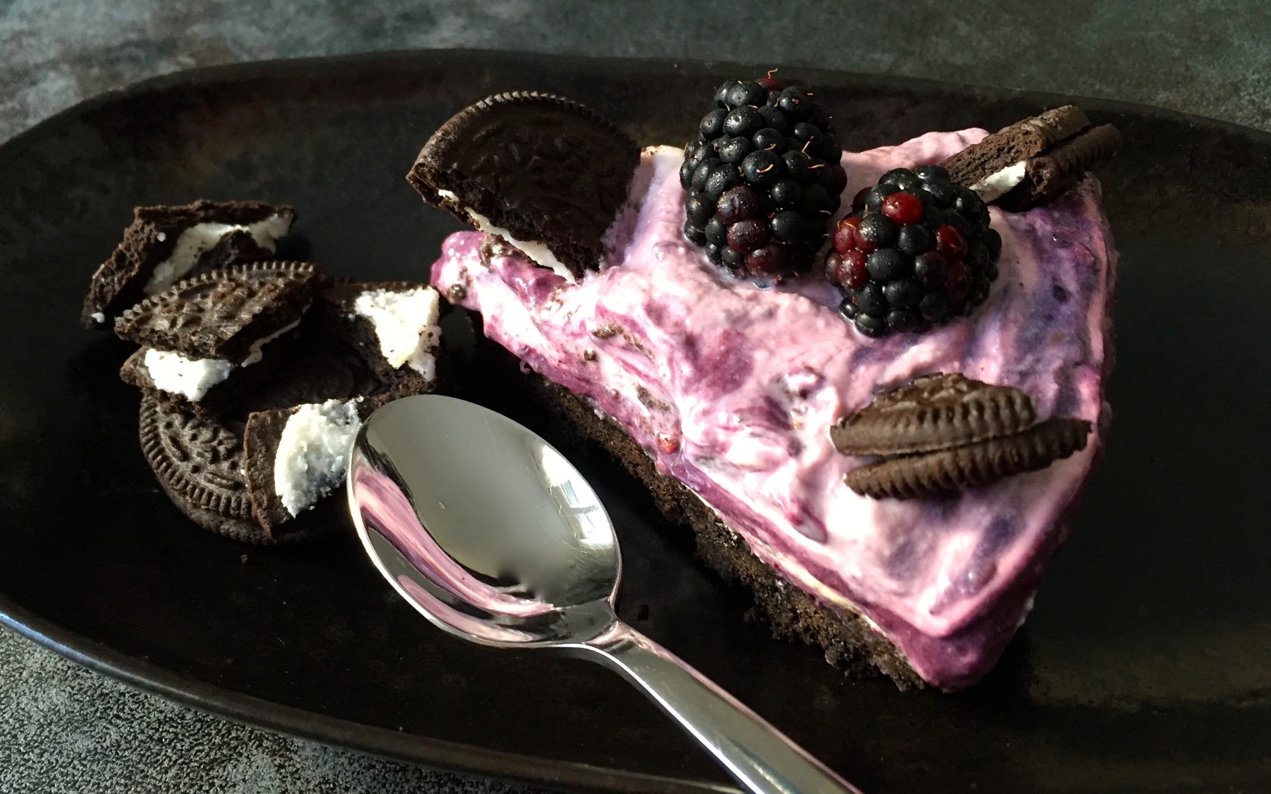 Oreo Torte mit Beeren.JPG