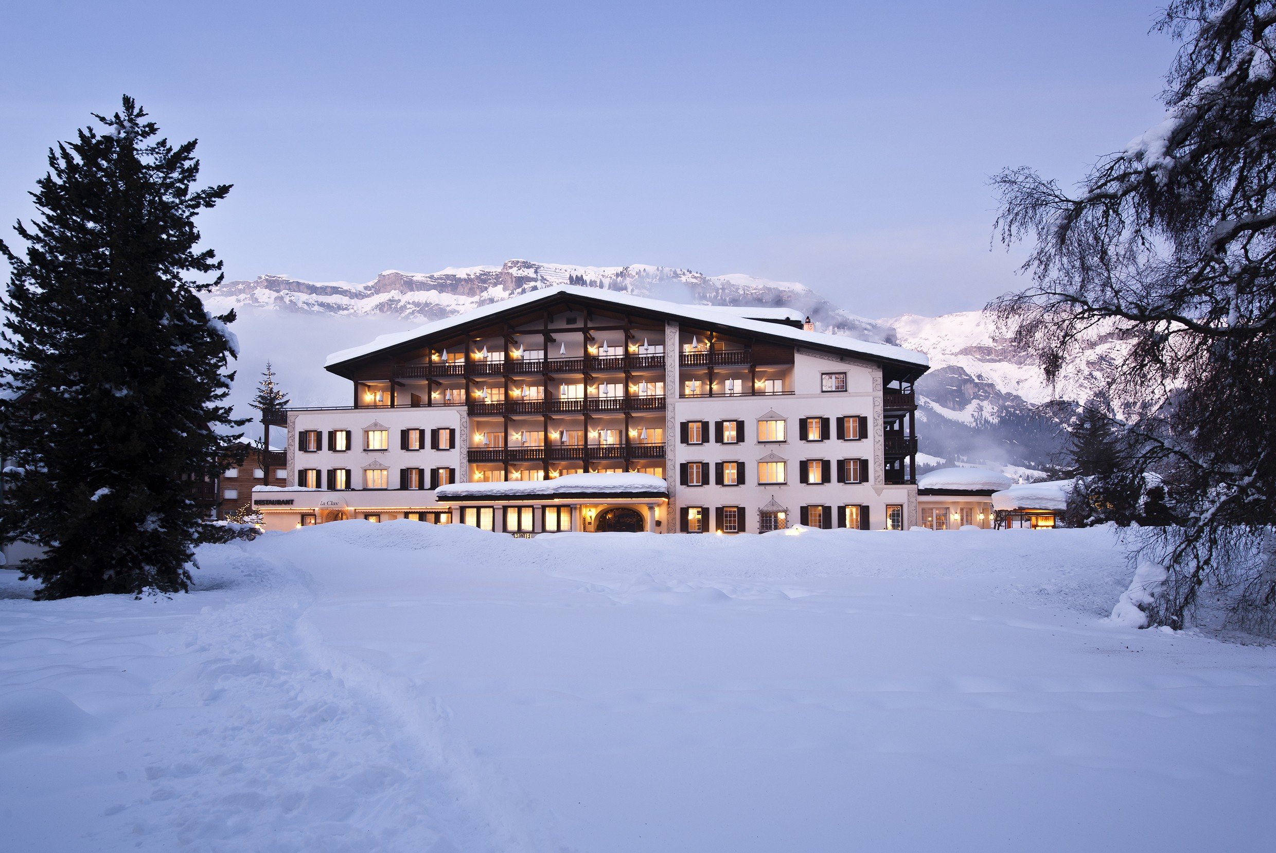 Hotel-Adula-Winter_Aussen.jpg