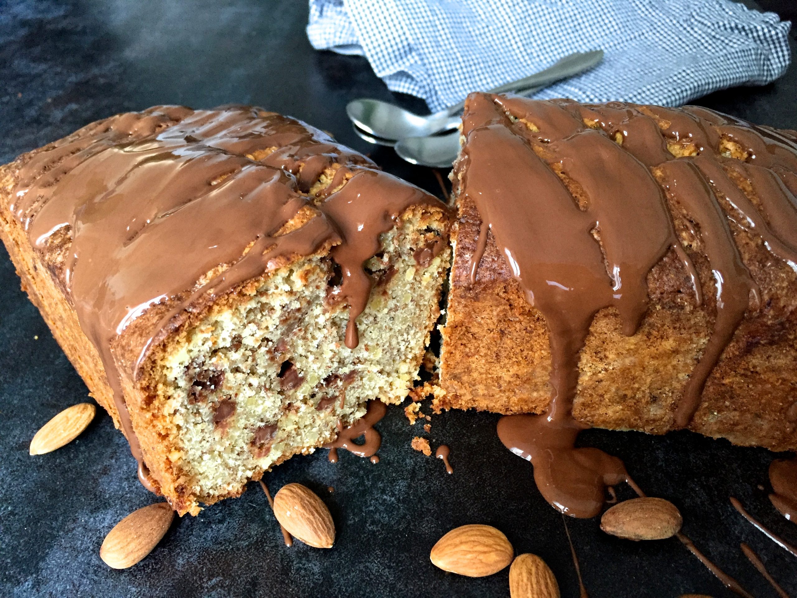 Feuchter Schokoladen-Mandel-Cake.JPG