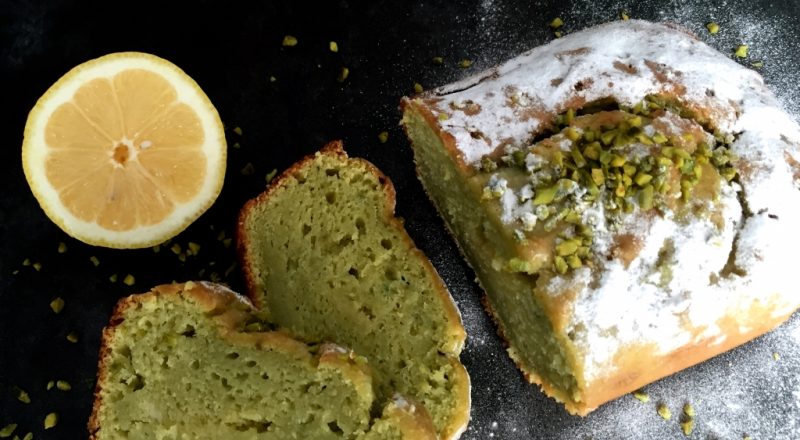 Köstlicher Avocado-Kuchen mit Zitronenguss