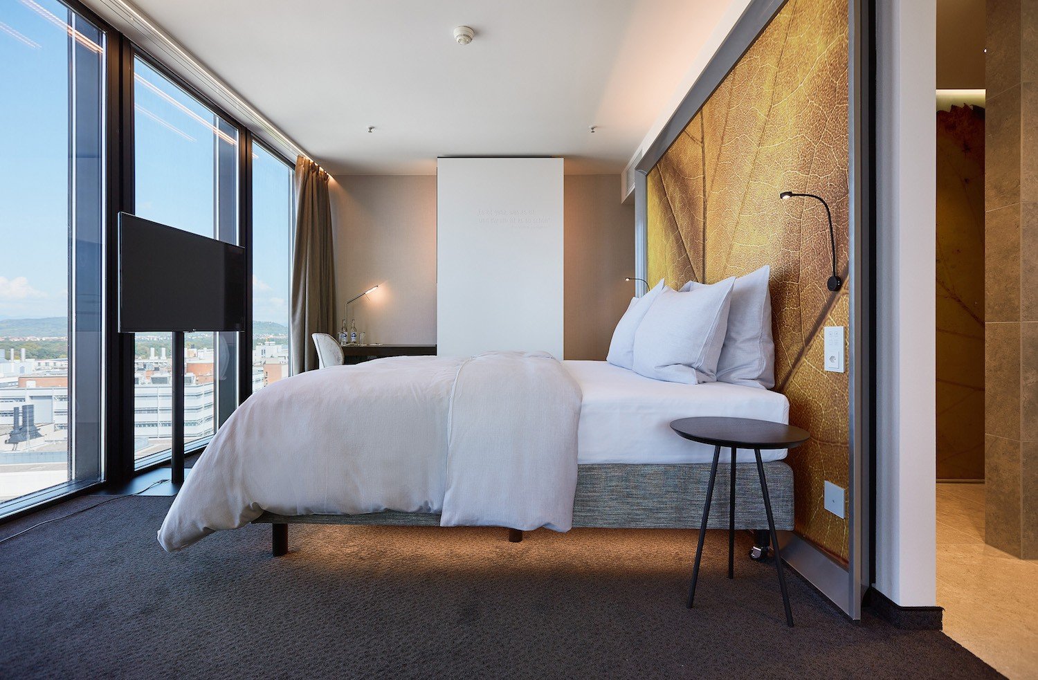 zimmer-suite-03-hyperion-hotel-basel.jpg