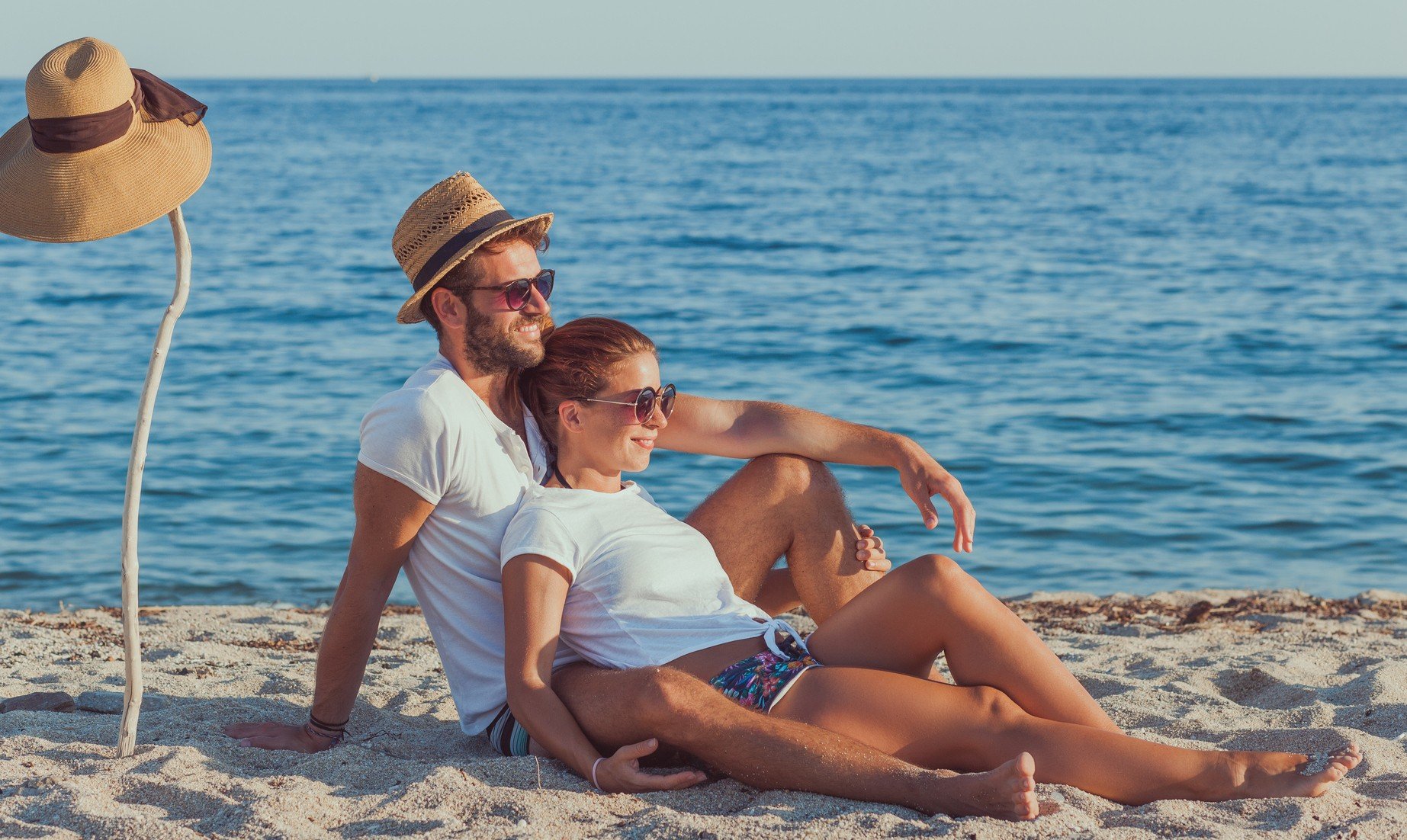 Die Sehr Heißen Frauen Haben Heißen Spaß Am Strand Die Sehr Heißen Frauen Haben Heißen Spaß Am Strand
