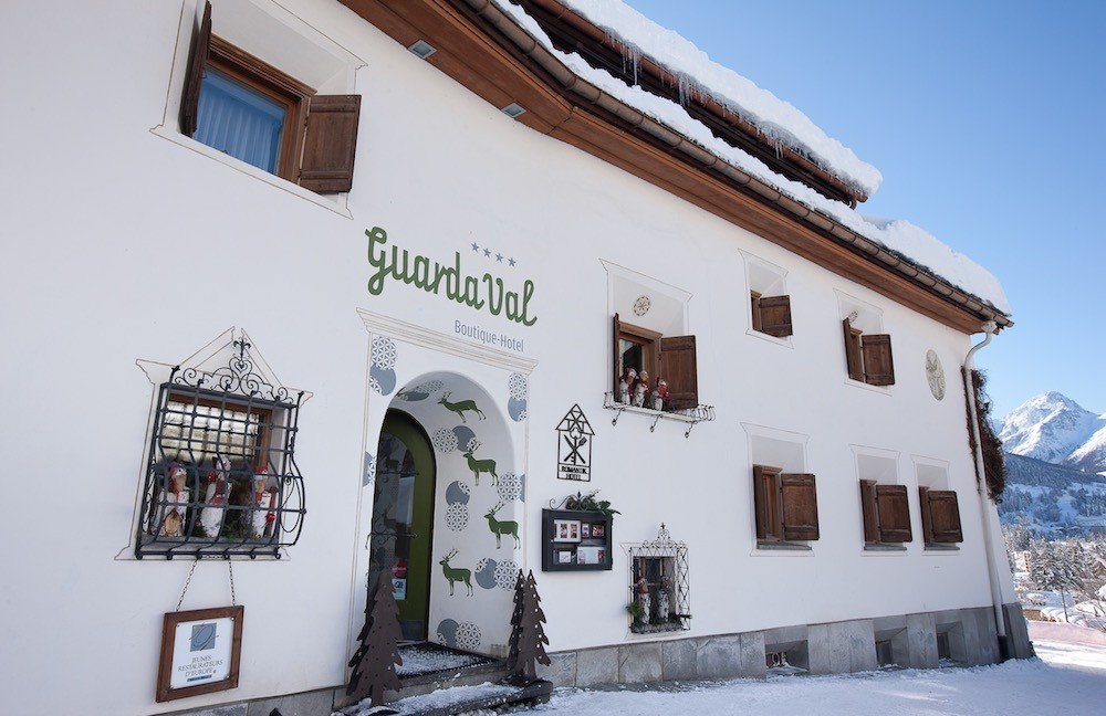 GuardaVal_Hotel_Winter.jpg