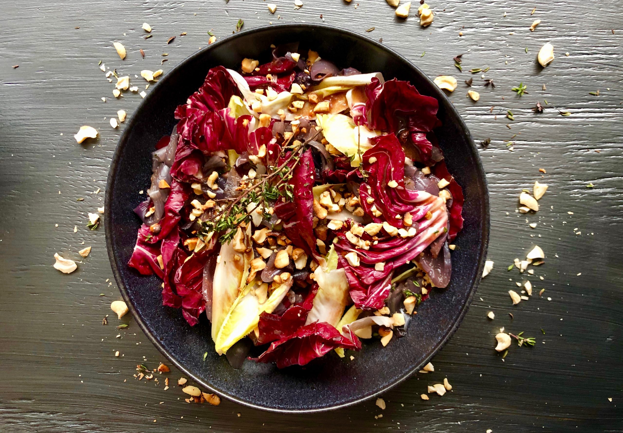 Salathit mit Chicorée und Radicchio.jpg