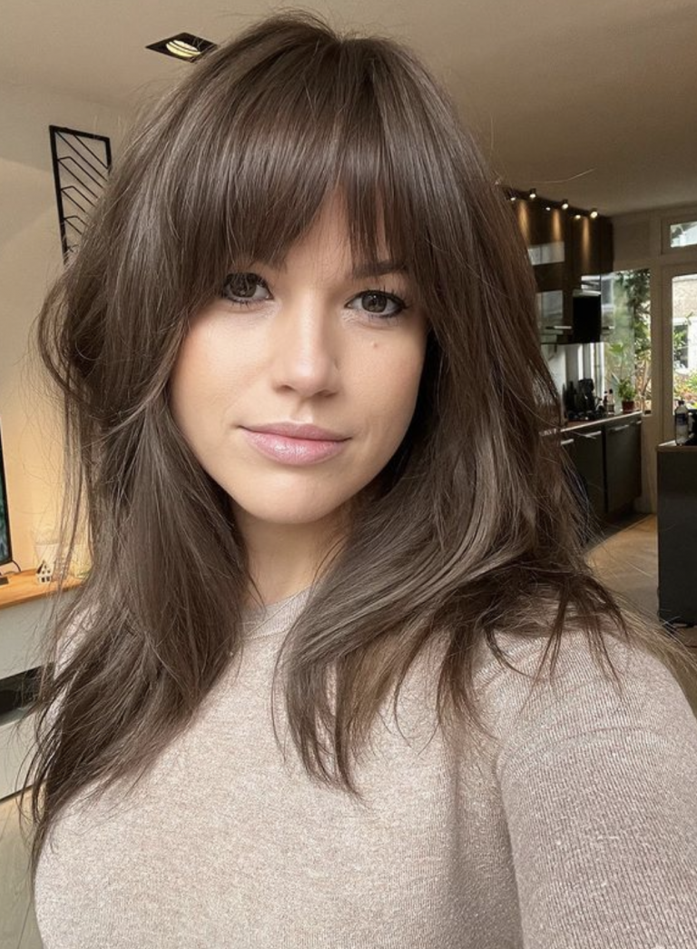 Die 10 schönsten Trendfrisuren für 2024 (inkl. Styling-Tipps)