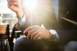 Welche Neo-Vintage-Uhren lohnen sich als Wertanlage?